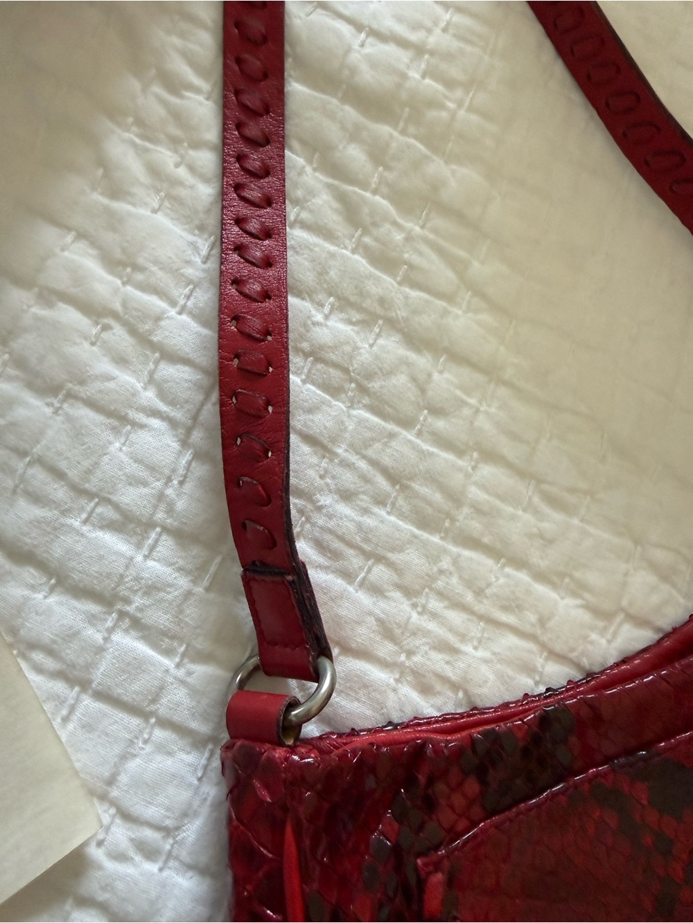 Red Python-Pattern Shoulder Bag - Picture 3 of 4